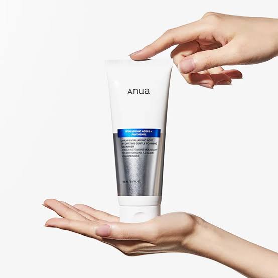 Anua 8 hyaluronic acid hydrating gentle foaming cleanser
